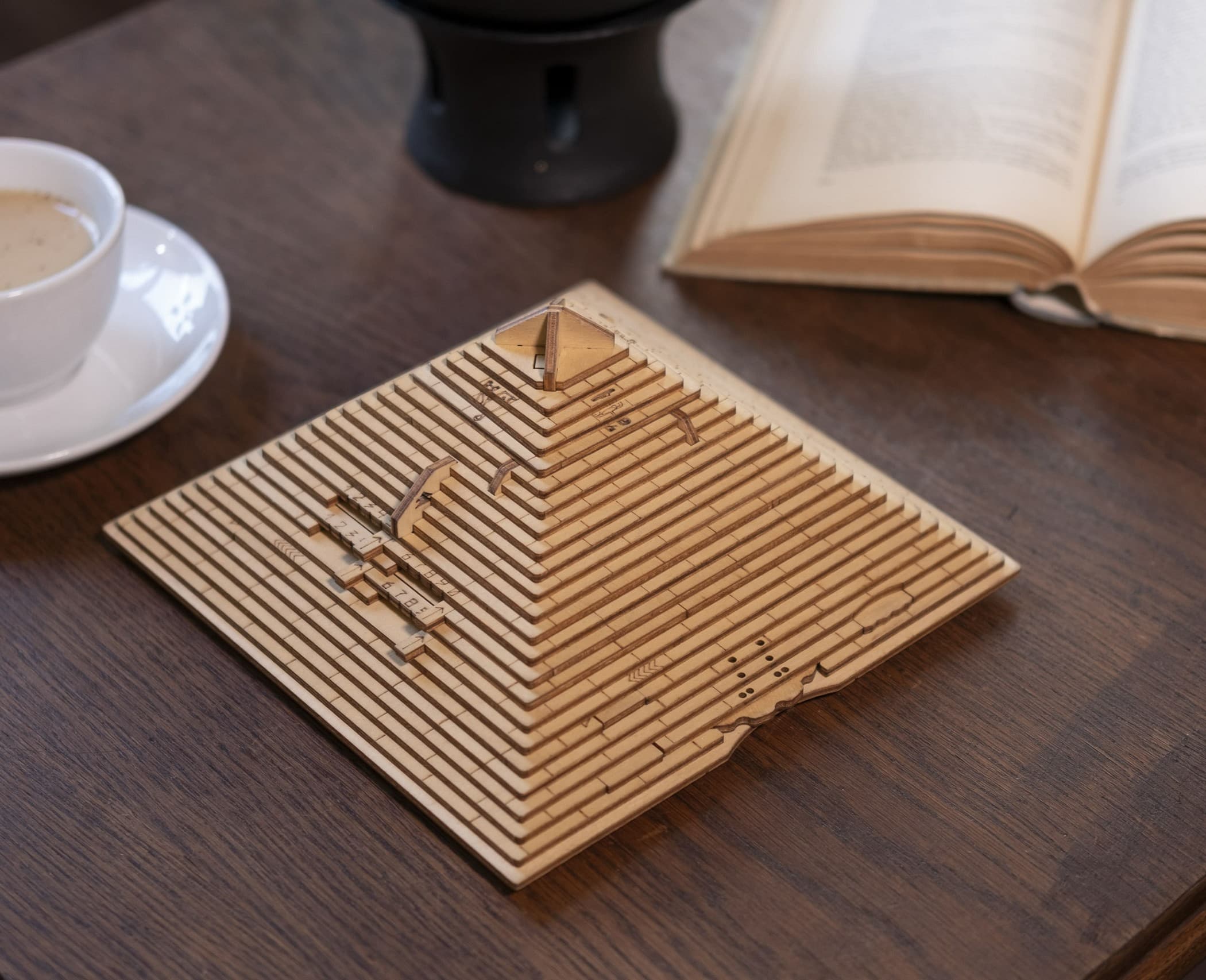 Images et photos de Quest Pyramide. ESC WELT.